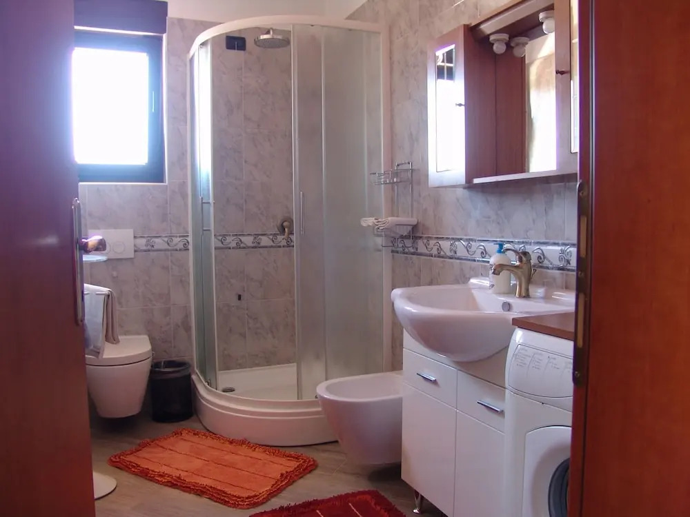 Comfortable Apartment With Fenced Garden and Outdoor Terrace and Grill, Airco