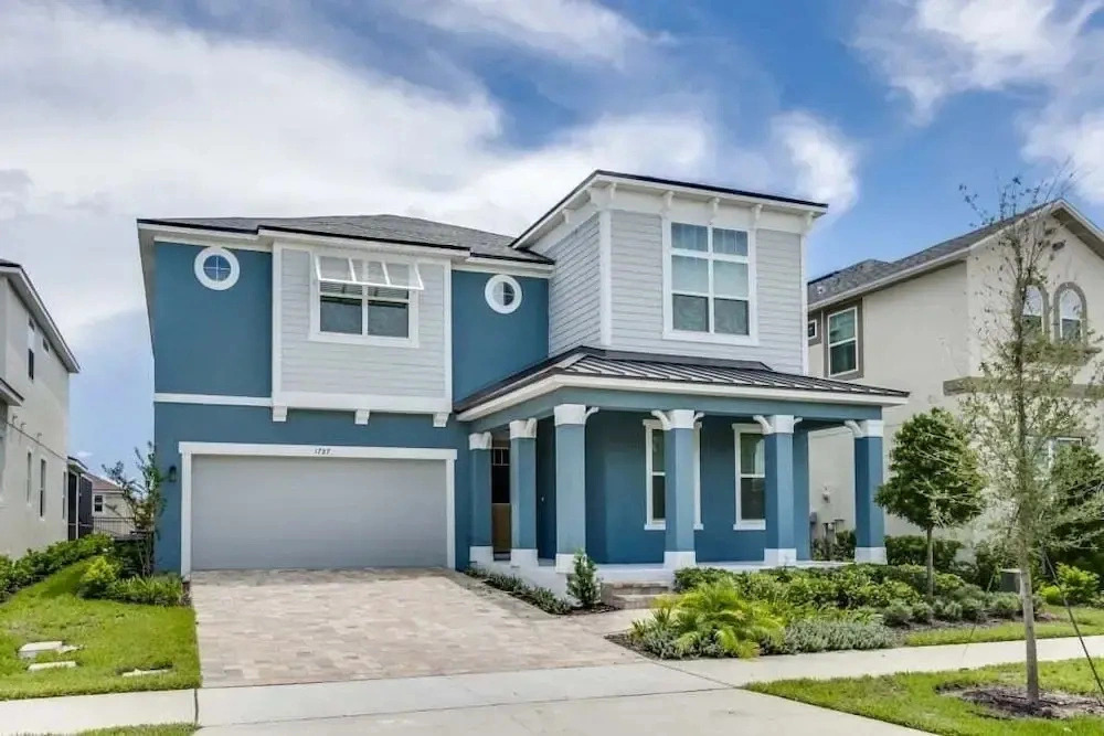 Luxury High Ceilings Pool, Spa Beautiful Home! 6 Bedroom Villa
