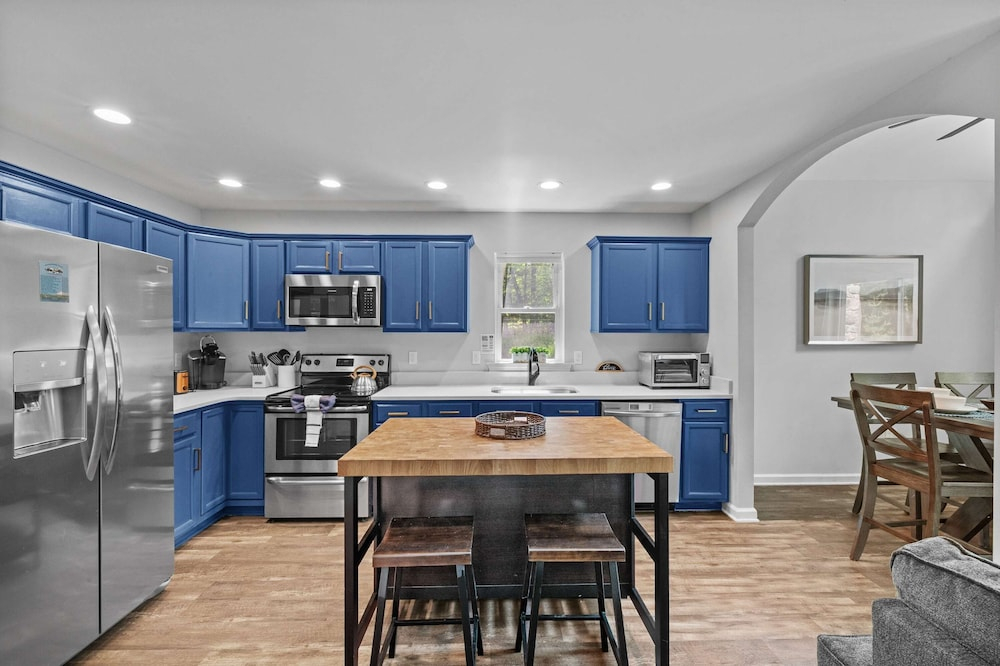 Near Jfbb With Private Hot Tub and Game Room