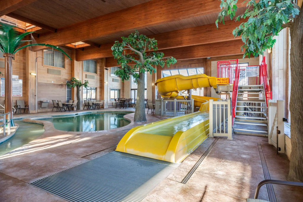 Comfort Suites Green Bay West