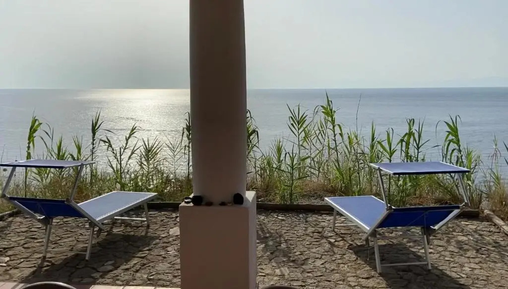 Villa "mare" - Suspended Over the sea