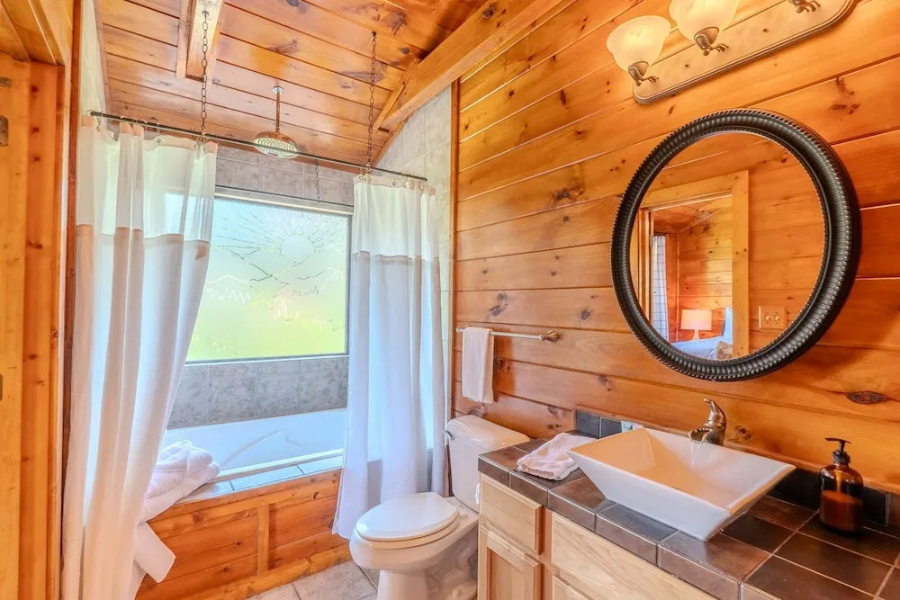 NEW Lux 4 BR Pigeon Forge Dollywood Hot Tub