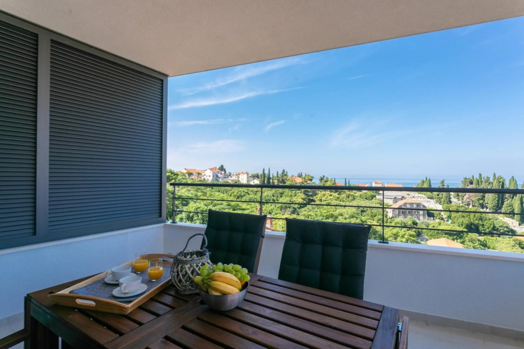 Eni Luxury Residence