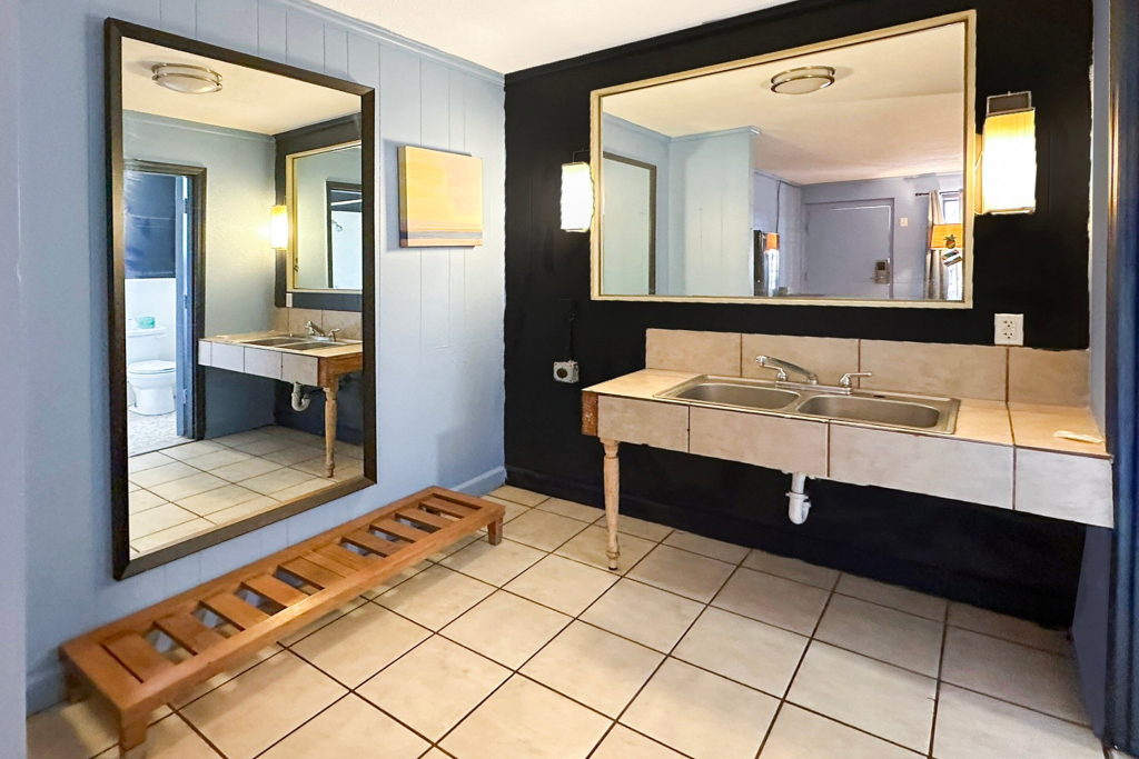 Luxury Inn By OYO Albany