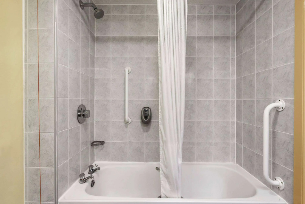 Days Inn by Wyndham Watford Gap