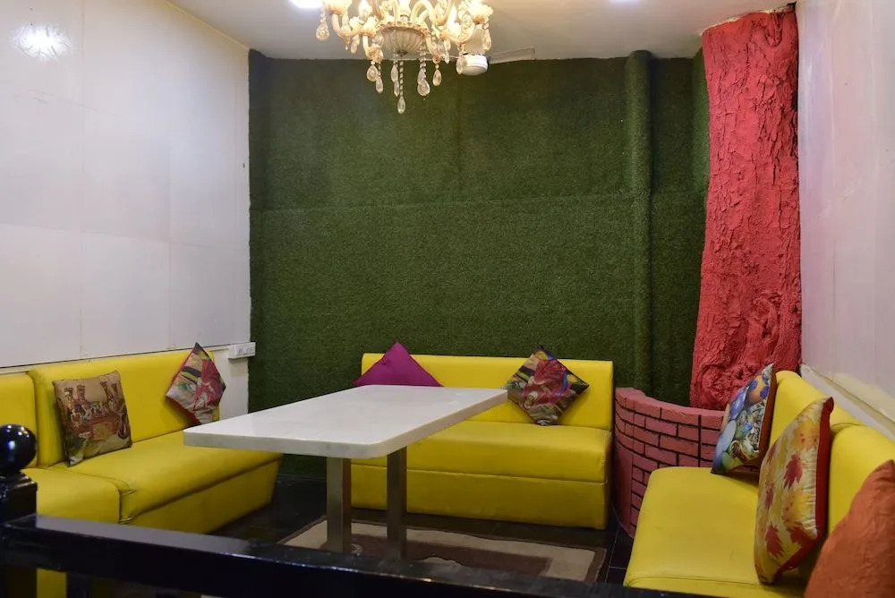 Town Hostel Mumbai - AC Dormitory