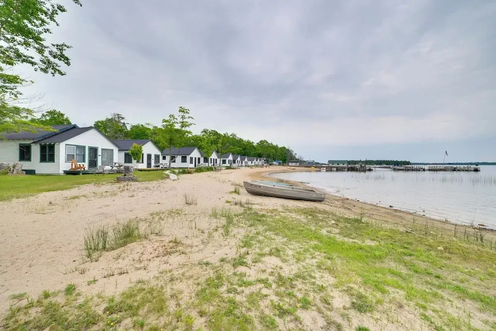 Complimentary Boat Rentals! Lake Huron Cabin