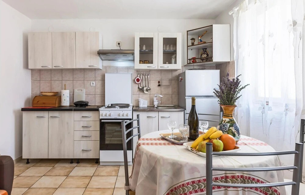 1 Bedroom Beautiful Home In Pula