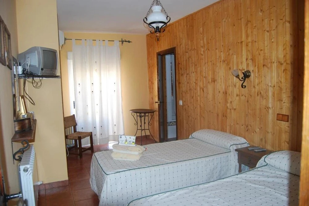 House With 4 Bedrooms in Torrejón el Rubio, With Wonderful Mountain Vi