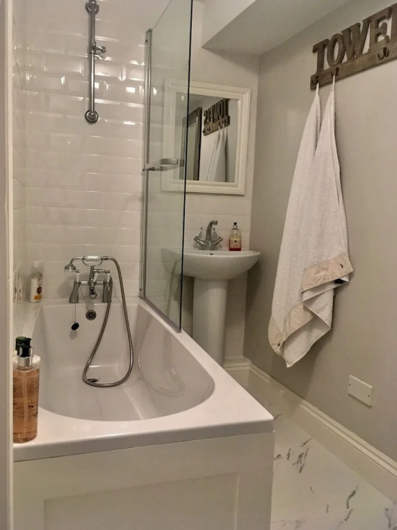 Beautiful 1BR in Historic St Aubin House