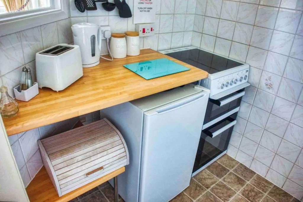 Apartment 1 Large Studio Sea Front- Sea Views- Free Parking