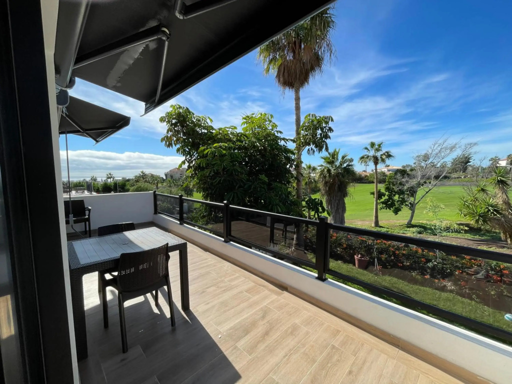 Apartamento en complejo residencial con piscina