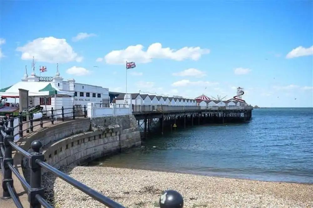 Elegant Georgian 1 Bed Apartment in Herne Bay