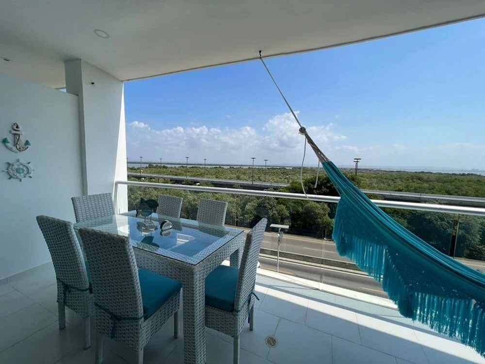 1m3-4 Beachfront Apartment With Air Conditioning And Wifi