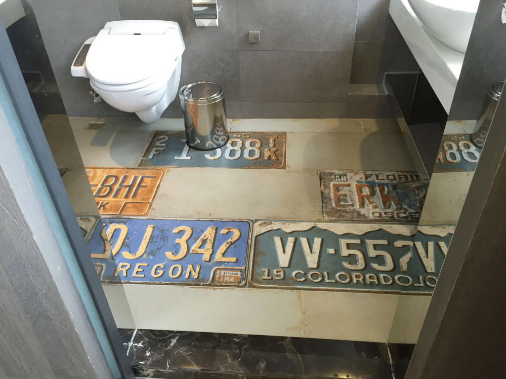 3 Door Hotel