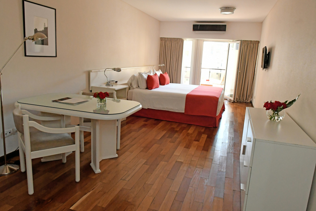 Feirs Park Hotel & Rooftop