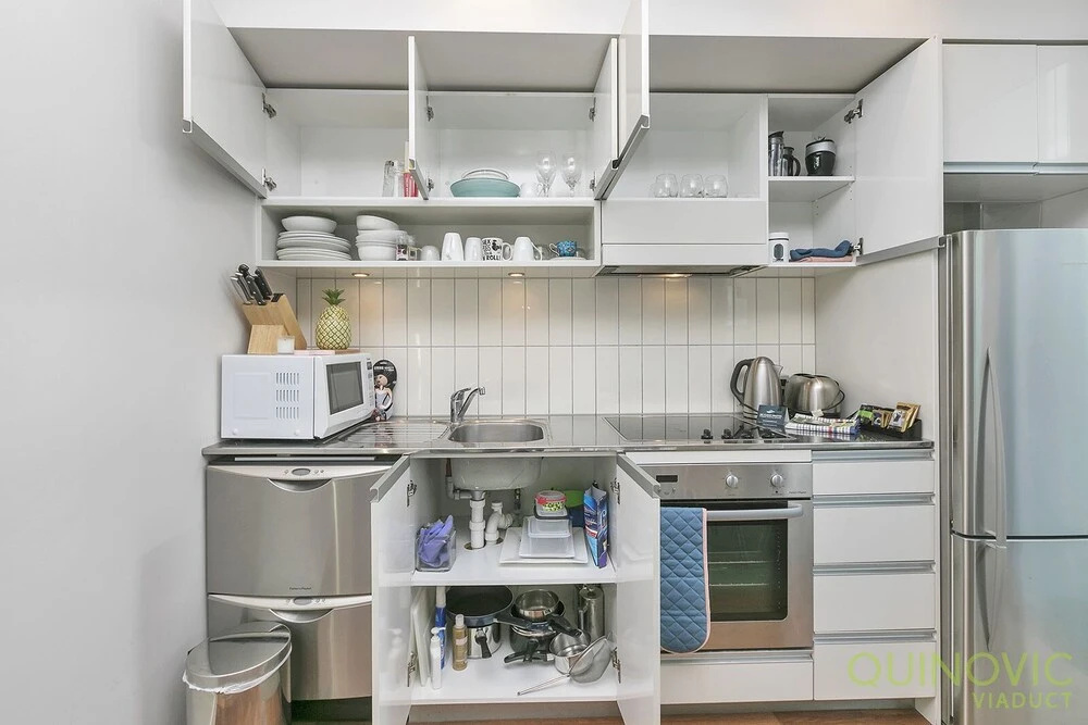 QV Refined Viaduct Harbour Apt - 879