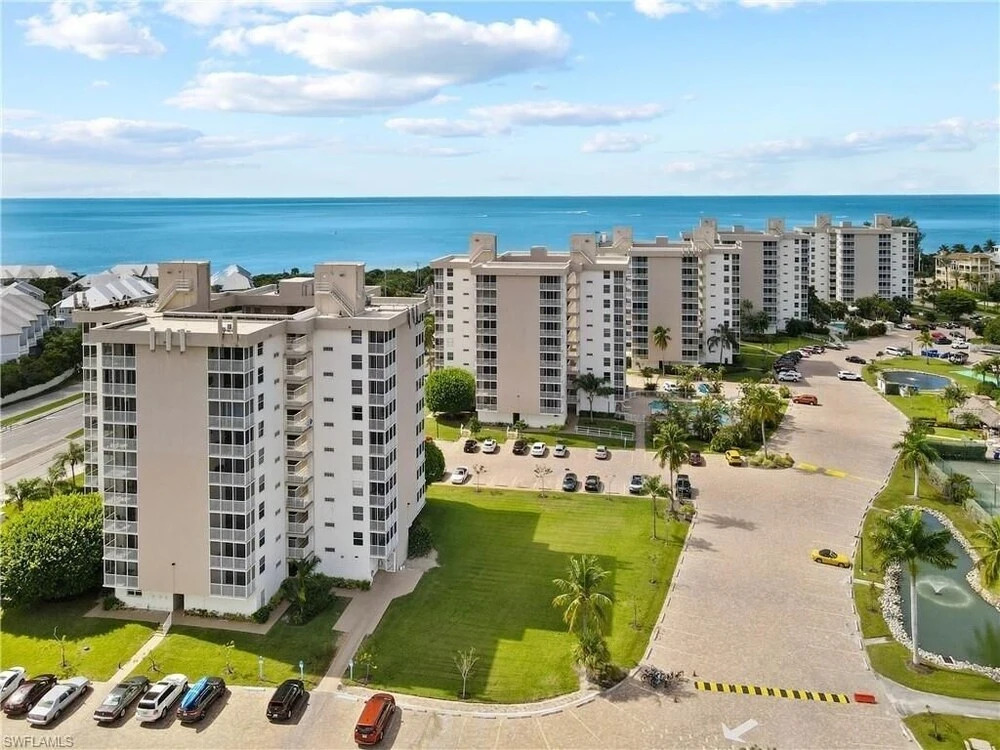 Garrett's Bonita Beach & Tennis Condo 1 Bedroom Condo by Redawning