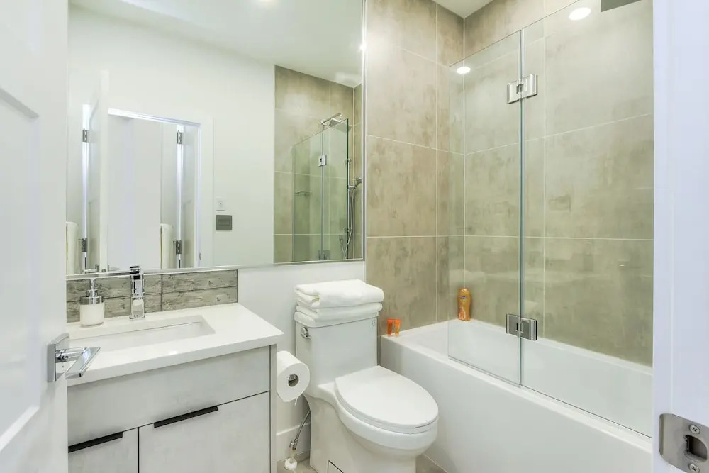 New Luxury Townhome 25