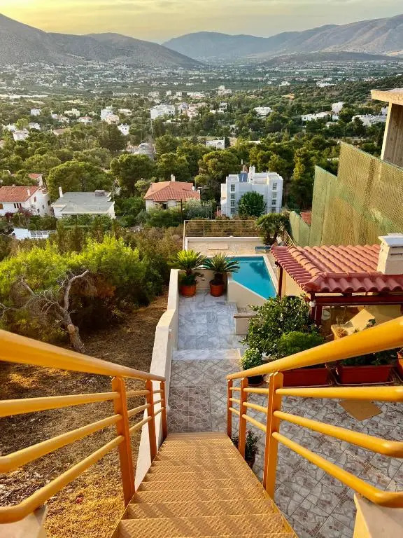 Serenity Holiday Home with self contained apartment and private pool
