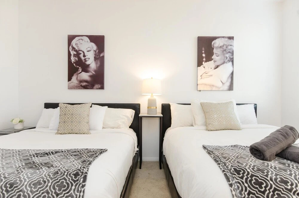 6BD Hollywood Stars Walk of Fame Suite