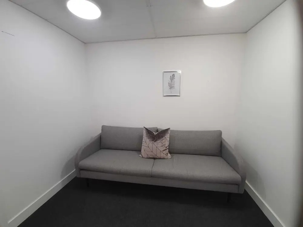 Livestay - 1bed Apt Private Building Free Parking