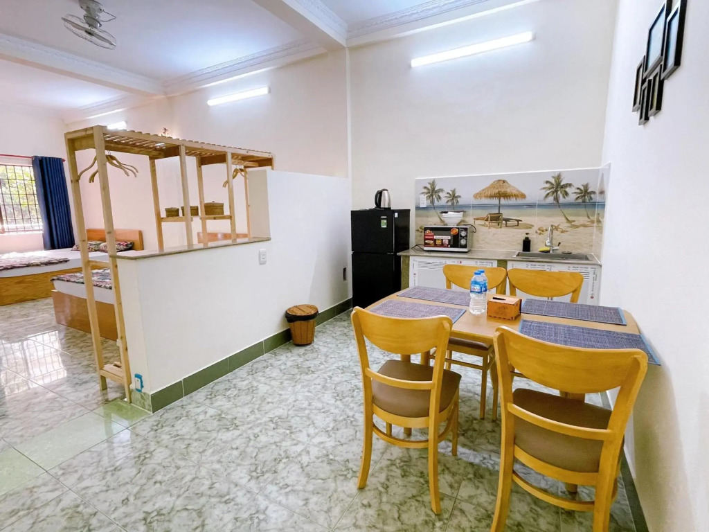 Xoài Xanh Hostel & Villa
