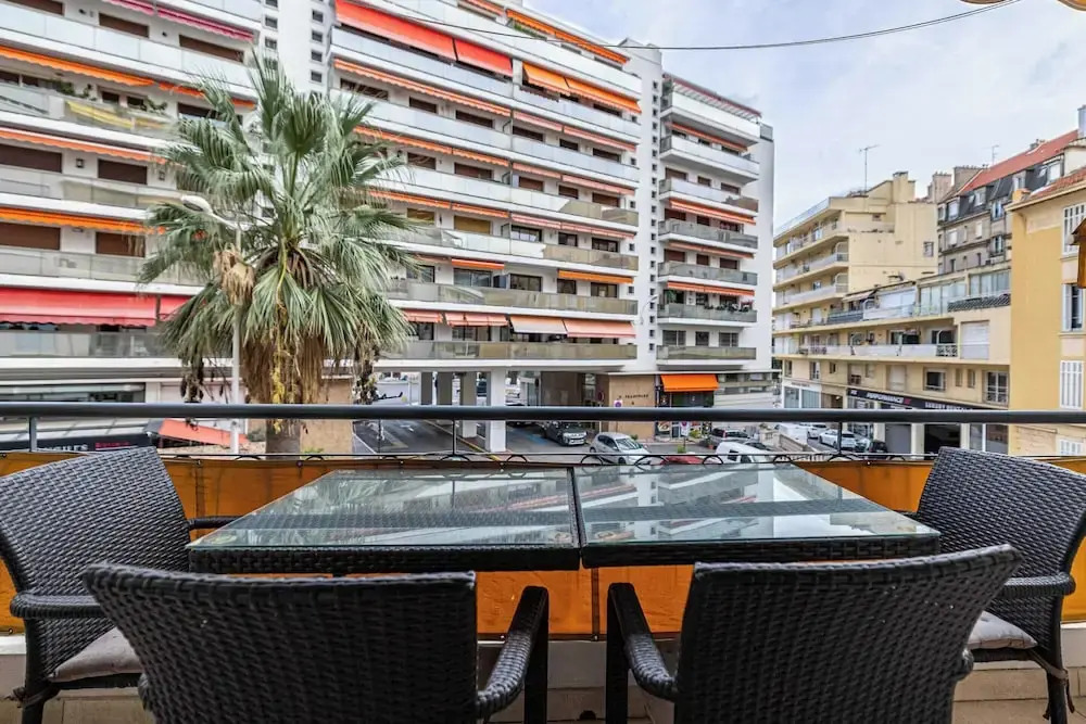 Modern Apartment a/c 1br-4p - With Balcony