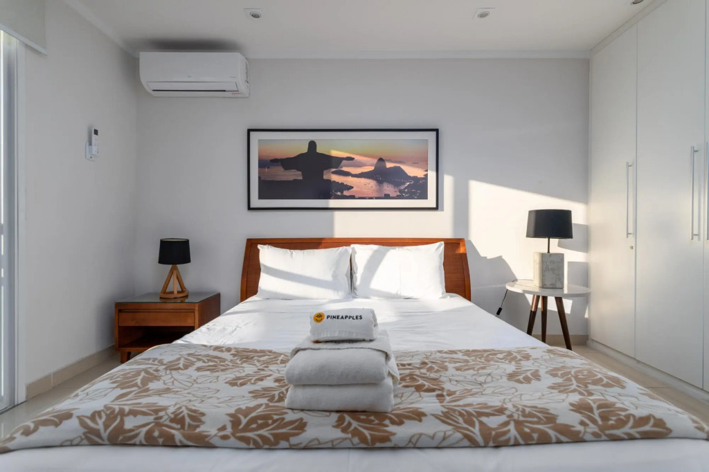 Pineapples FLAMB903 | Barra da Tijuca sleeps 6