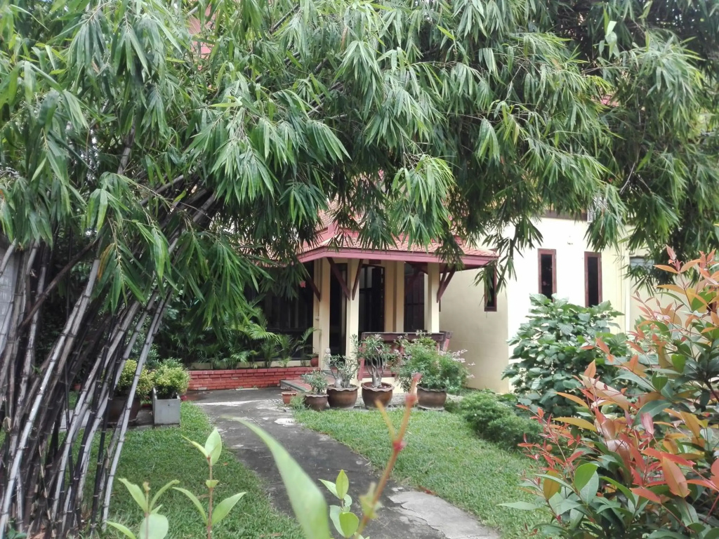 Luang Chumni Village