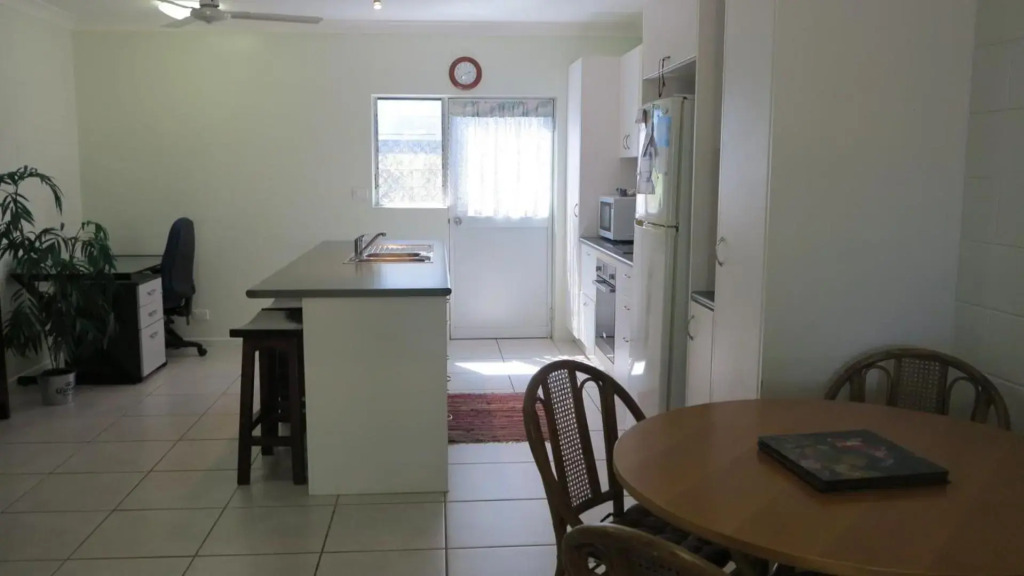 Paradise Apartments 2
