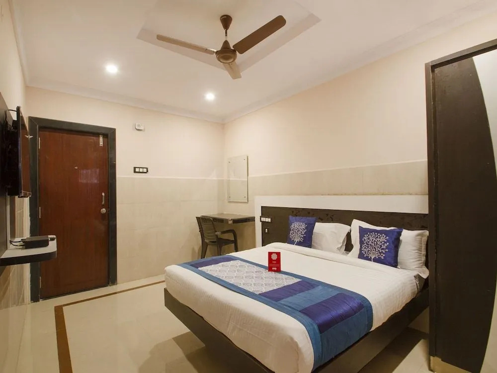 OYO 10270 SS Residency