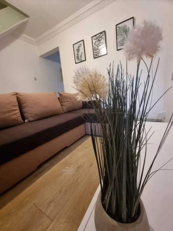 Elegant 4-bed House in Dartford