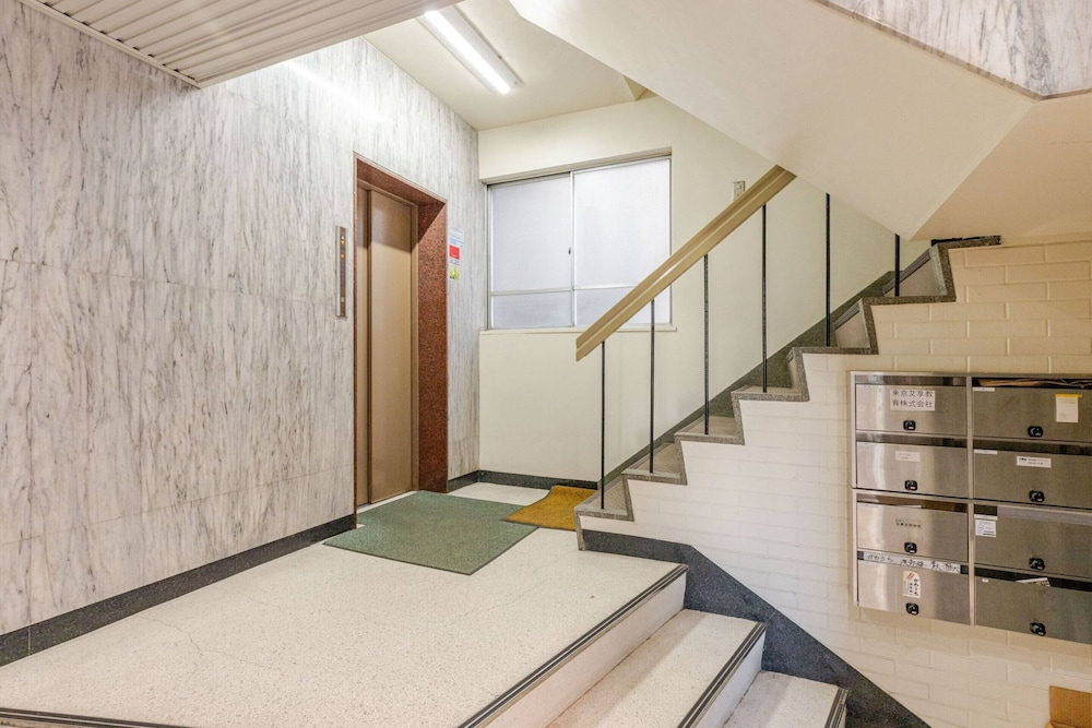 SW Nishi-Waseda Building 202