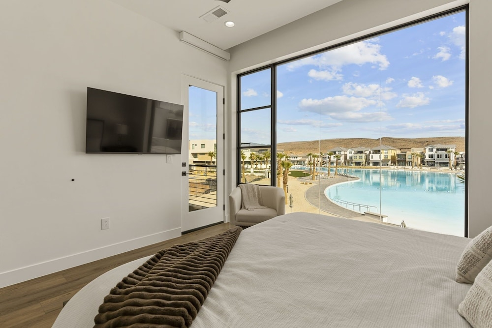 Pearl Beach A+b 6 Bedroom Home