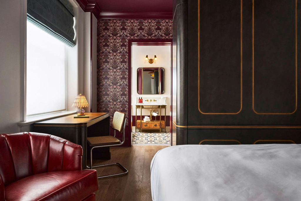 Fidelity Hotel