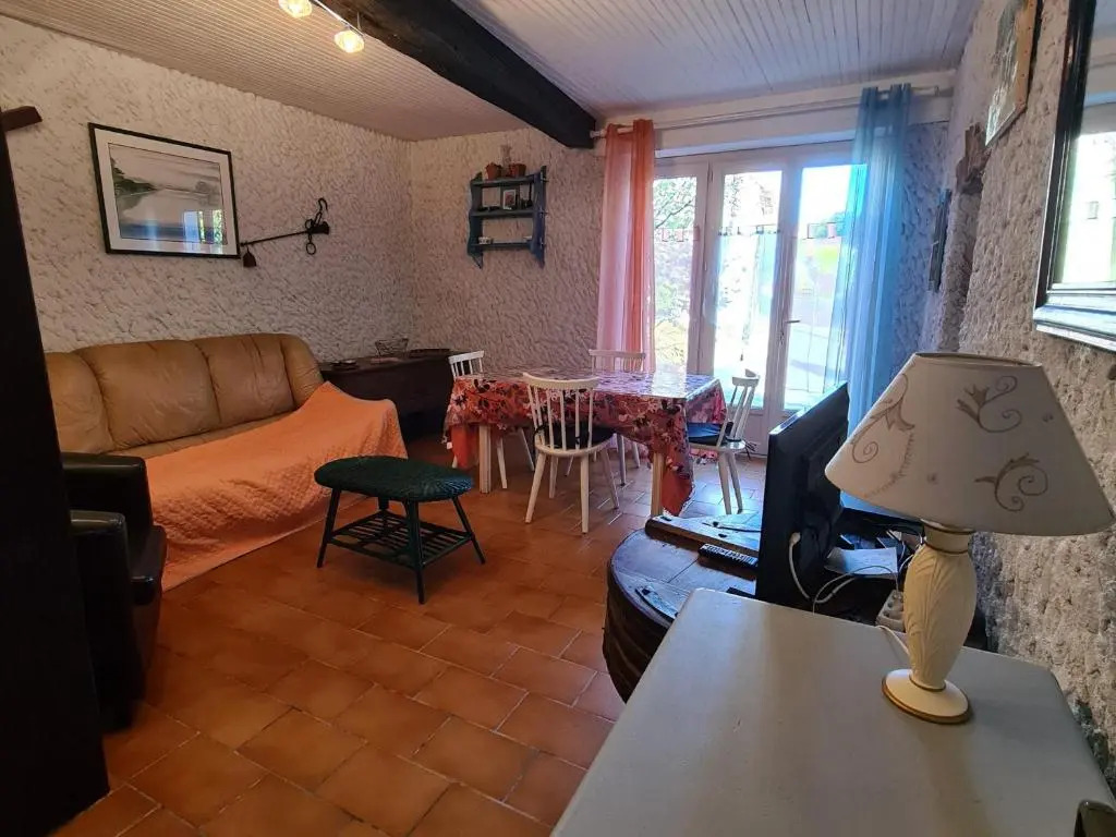 Charmant Gîte en Berry avec Cheminée, Près de La Châtre, Golf et Activités Œnature - FR-1-591-130