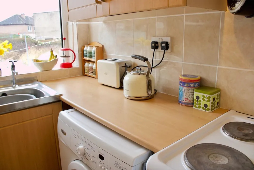 1 Bedroom Private Garden Flat