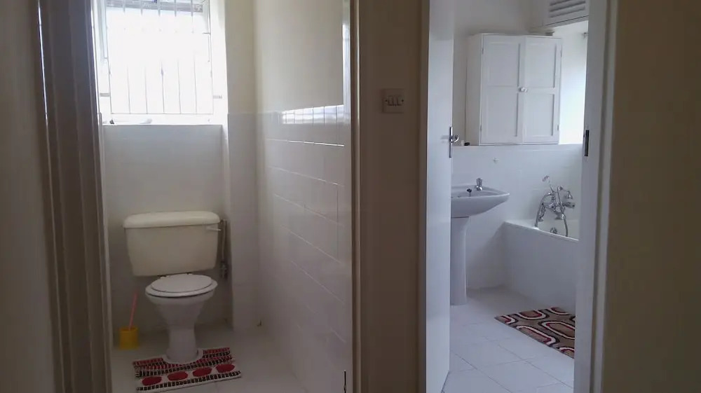 Lolos Elegant Three Bedroom Apartment
