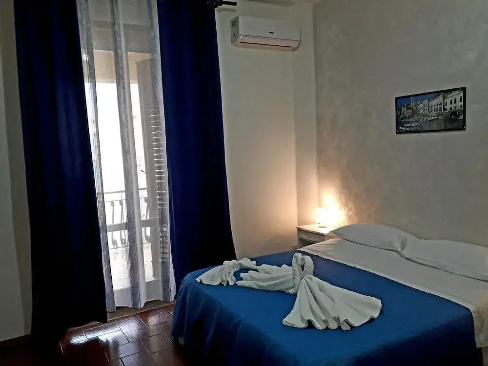 MILAZZO PORT rooms