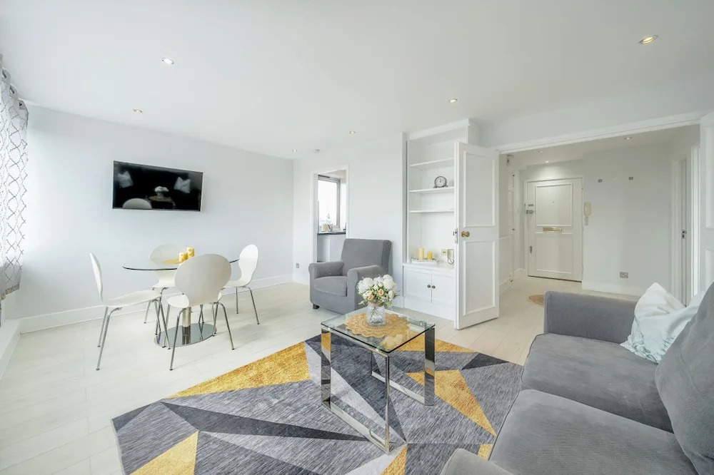 Stunning Flat in Chelsea Kings Road With Balcony