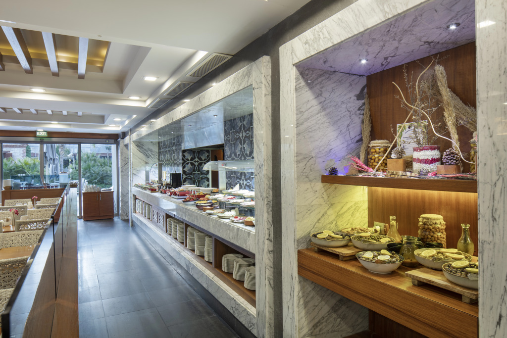 DoubleTree by Hilton Kusadasi