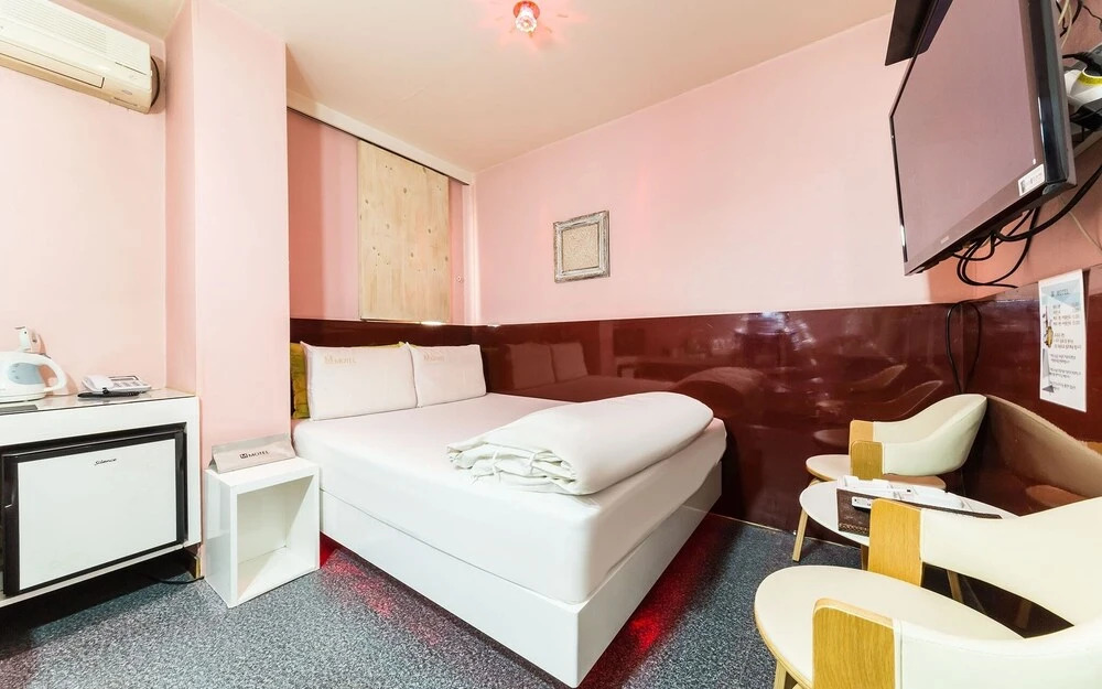 Copper Hotel Yellow