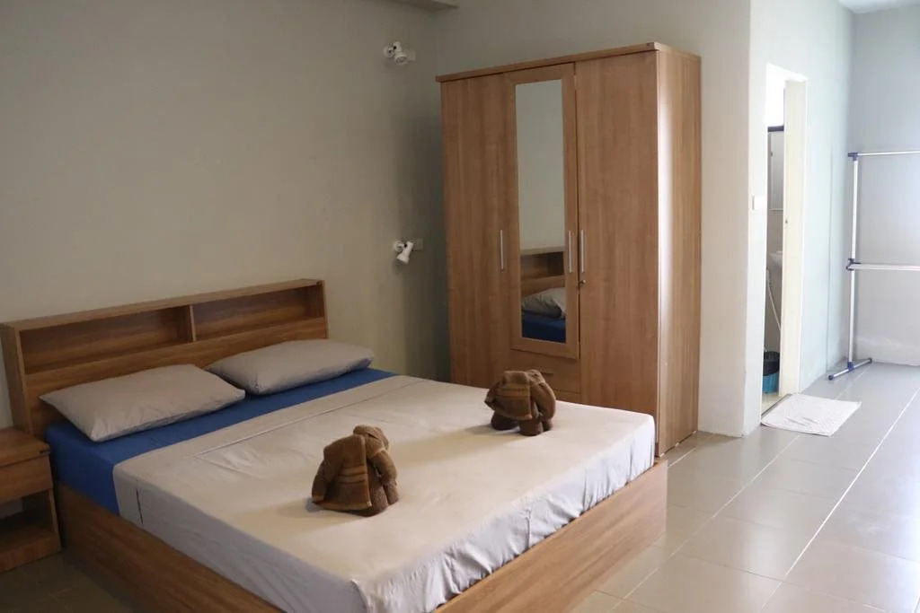 Blue Midnight Hostel