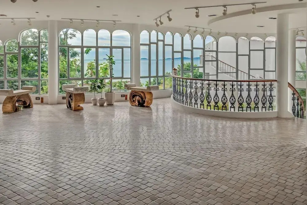 Ampersand Resort