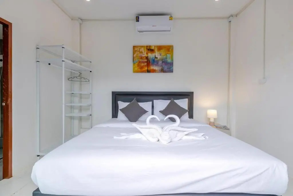 4 Bedroom Modern Pool Villa BL10