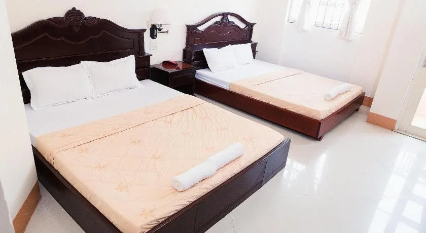 Long Chau Hotel