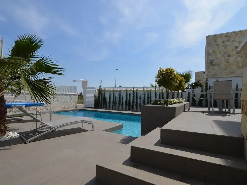 Villa with Garden & Roof Deck