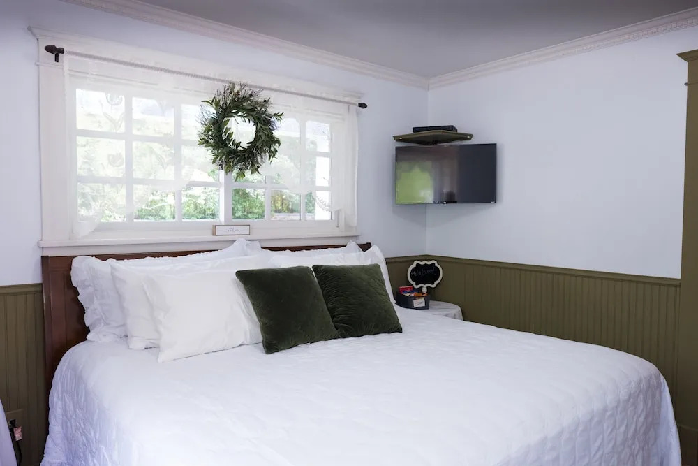 Secret Garden Bed & Breakfast