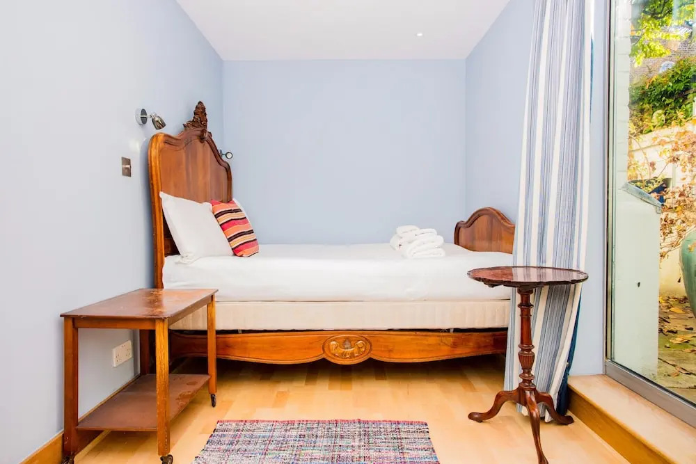 2 Bedroom Apartment with Patio - Sleeps 4